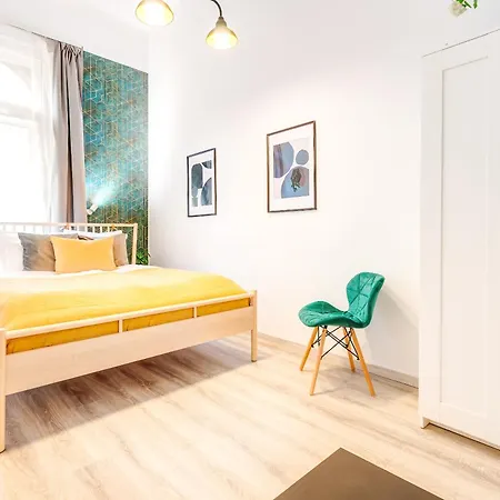 Central And Cozy - In Vivid Neighbourhood Budapest