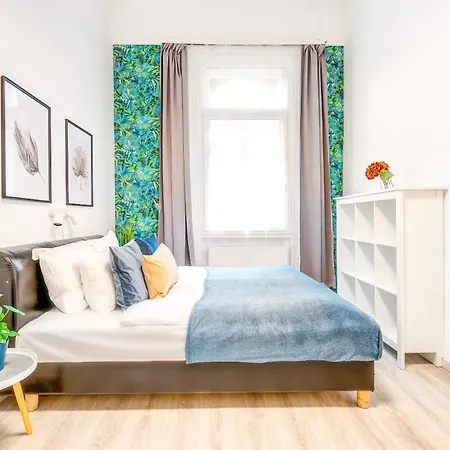 Apartman Central And Cozy - In Vivid Neighbourhood